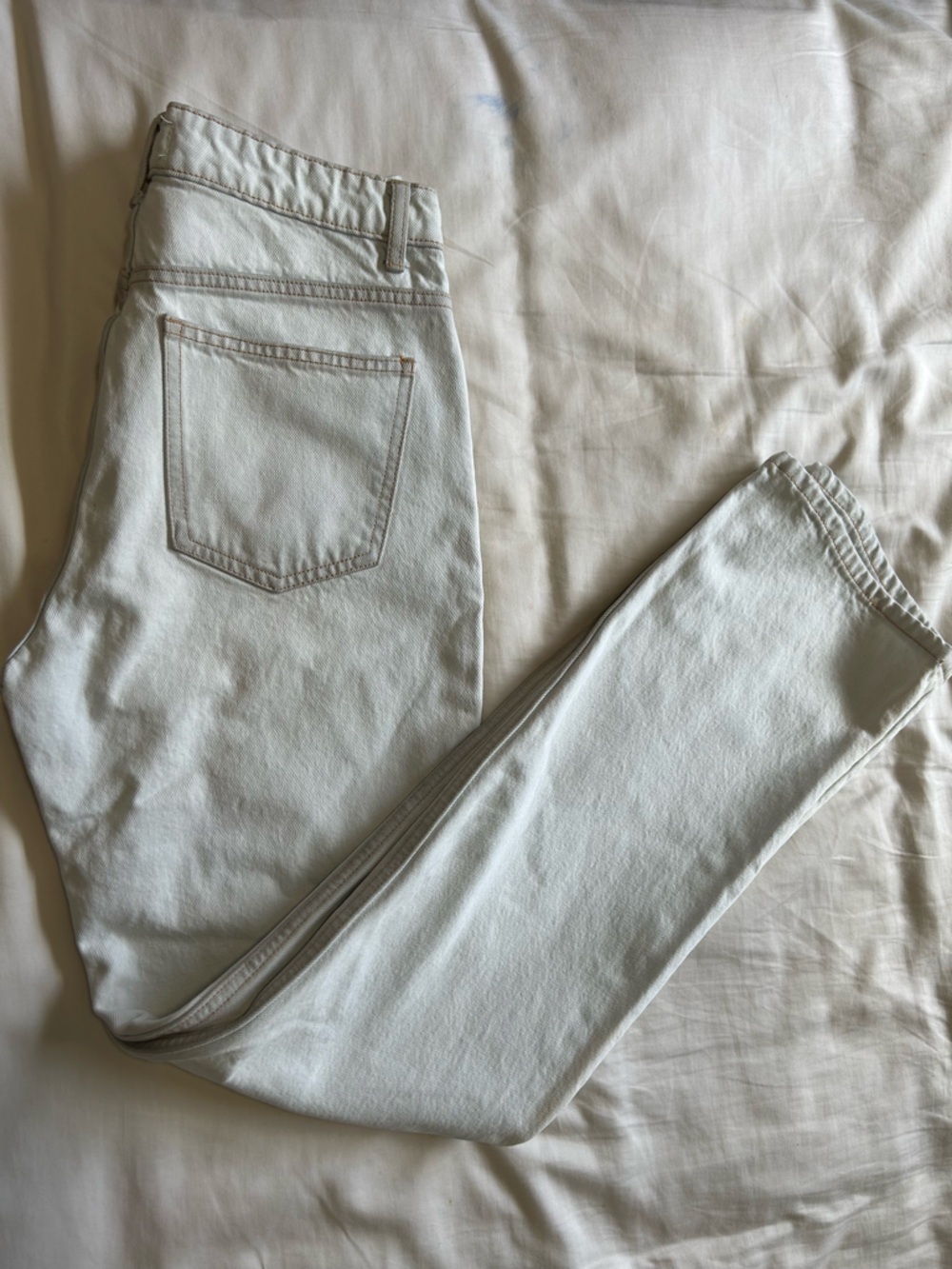 Zara High-Rise Slim Straight Jeans in Off-White size 6